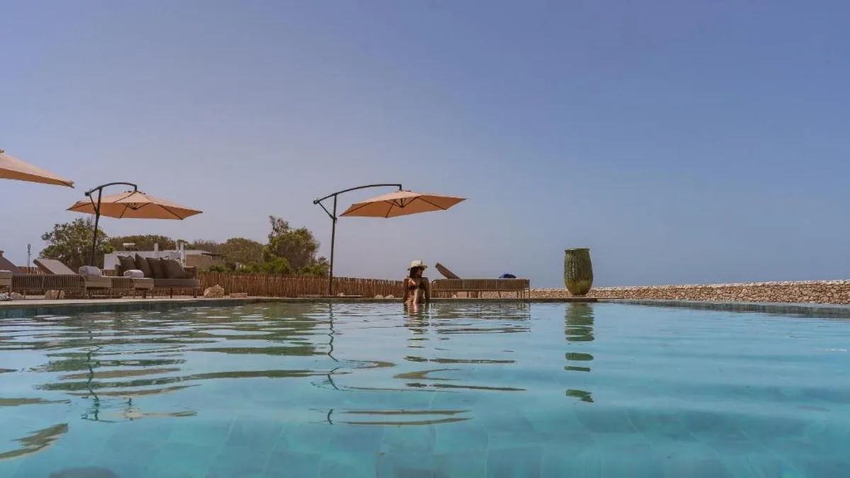 Anima Ocean Lodges à Essaouira — piscine à débordement face à l'océan